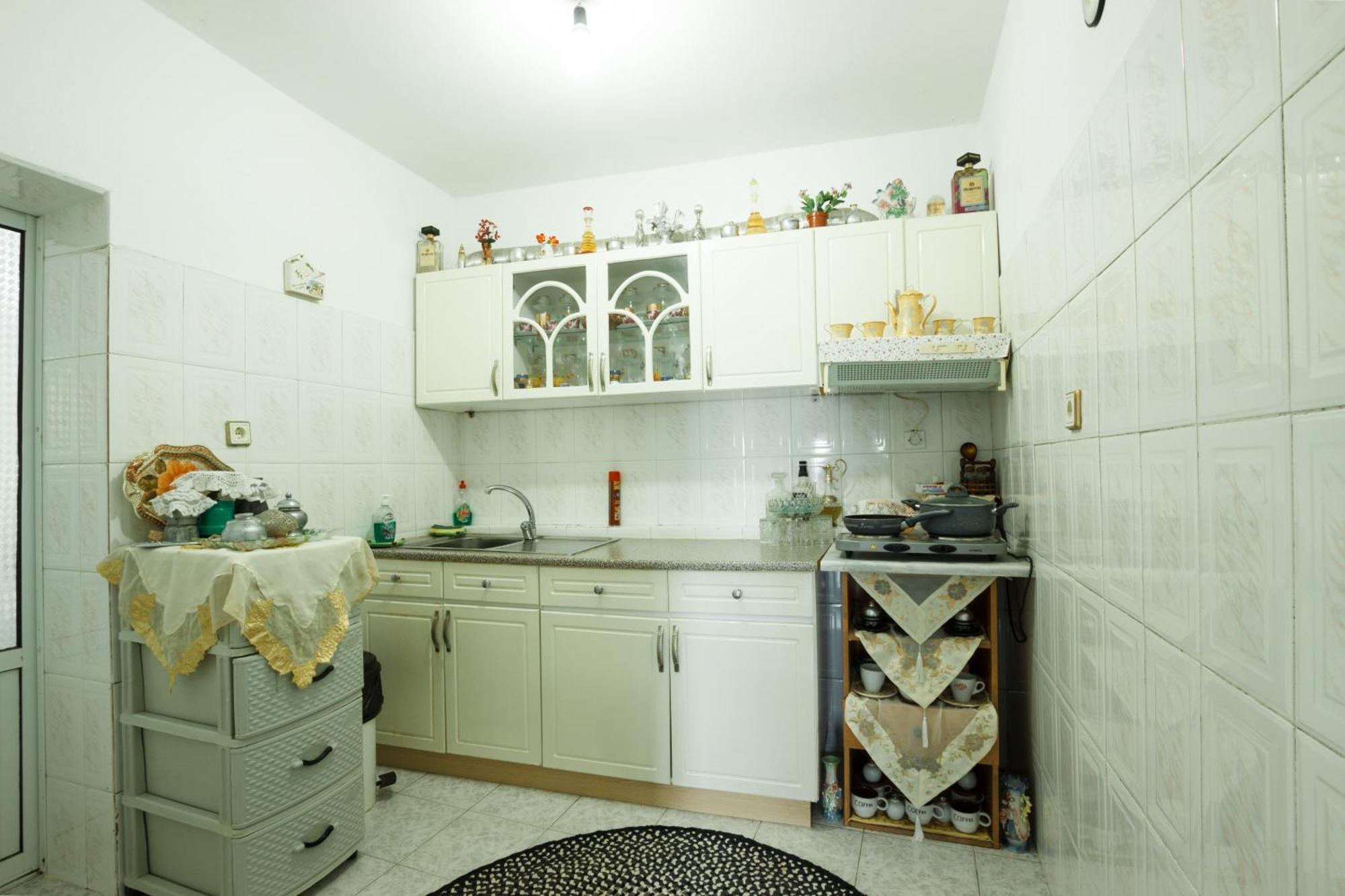 Leka Guesthouse Гирокастра Экстерьер фото