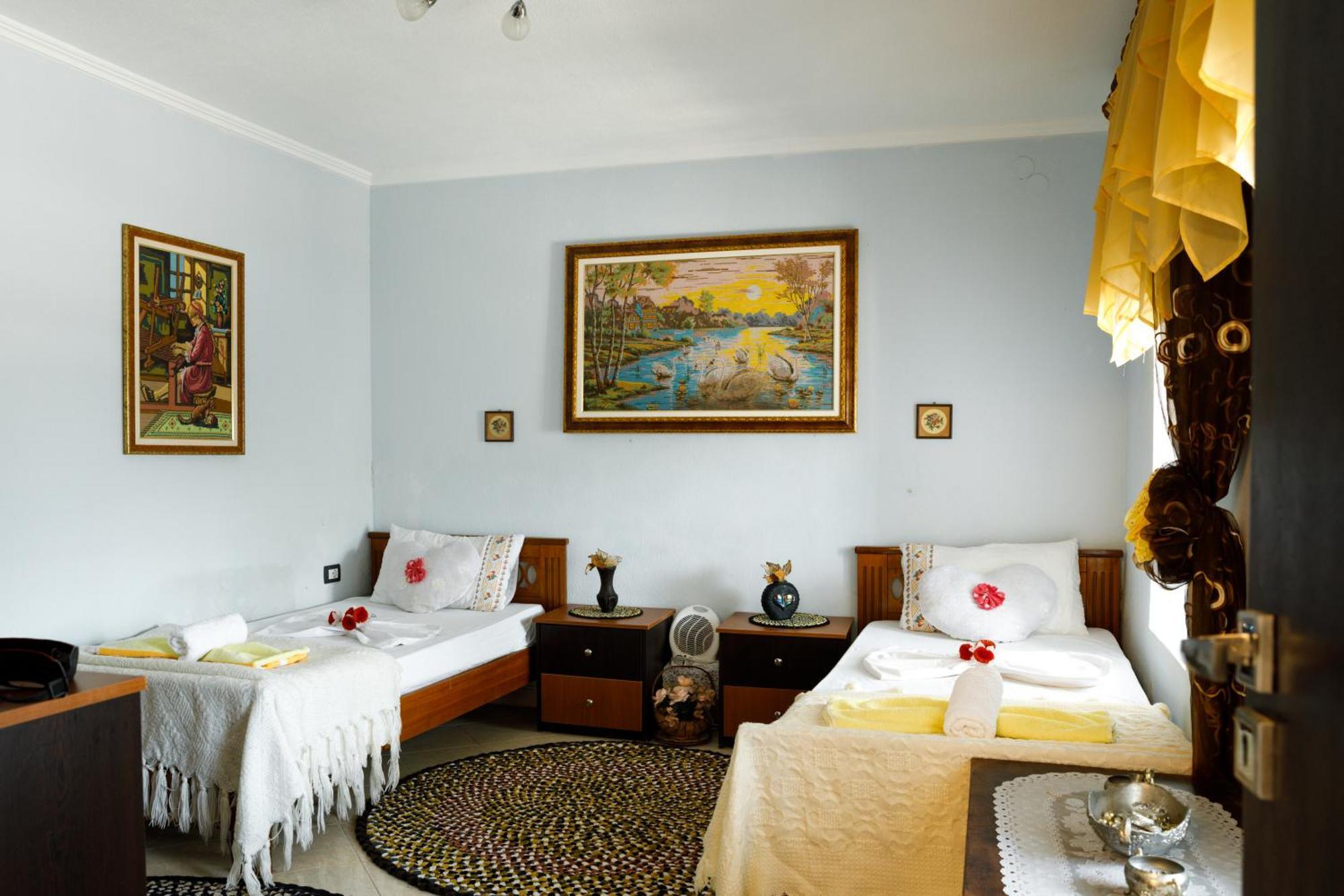 Leka Guesthouse Гирокастра Экстерьер фото