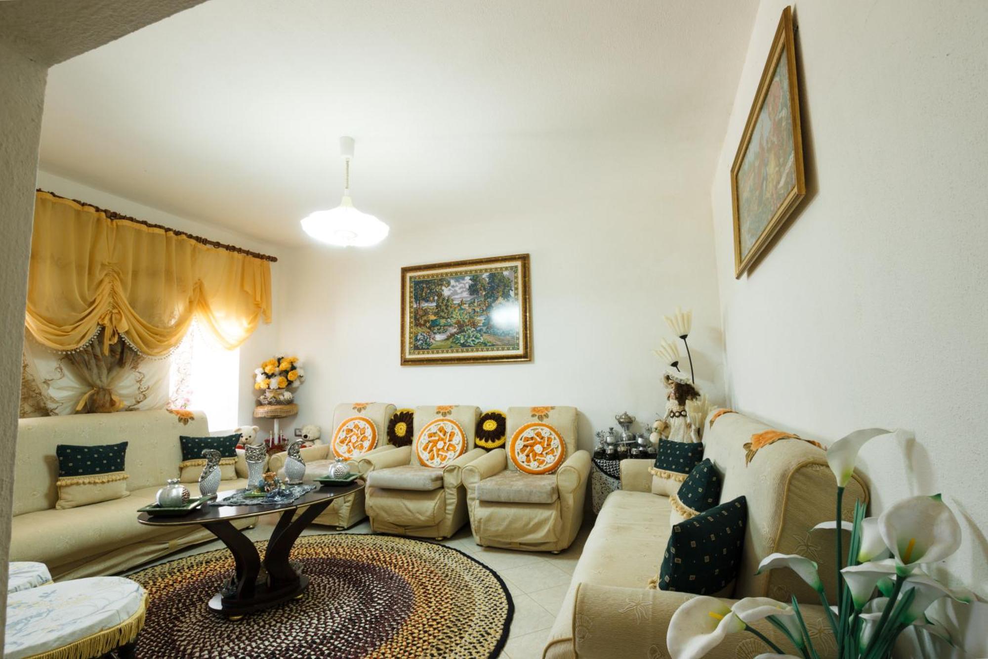 Leka Guesthouse Гирокастра Экстерьер фото
