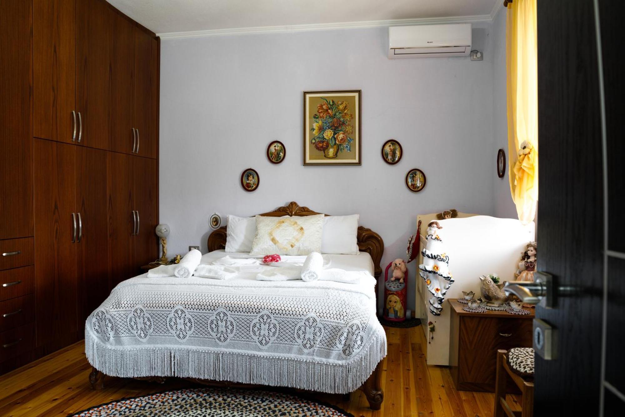 Leka Guesthouse Гирокастра Экстерьер фото